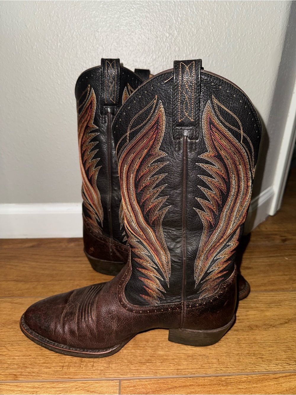 Ariat Amos cowboy boots, dark brown, leather, intricate stitching 10.5EE